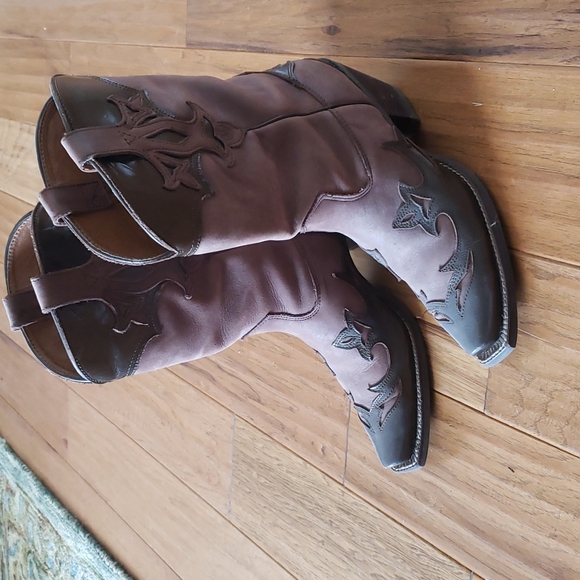 EUC Ariat Cowboy Boots - Picture 2 of 4